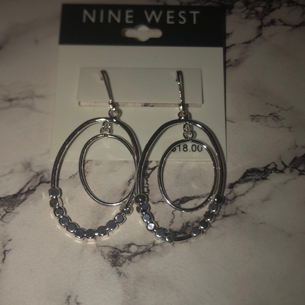 Nine West dangle oval earrings
